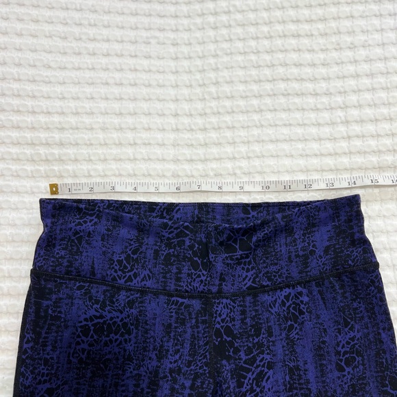 Kirkland Signature Purple Snake Print Leggings - Picture 6 of 9